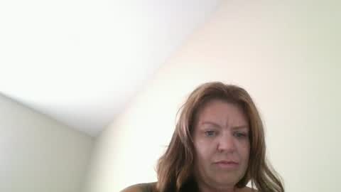 Snapshot of arielandkld chatting on 6, 8, 2026 2Chicks1Dick online show from 6, 8, 2026