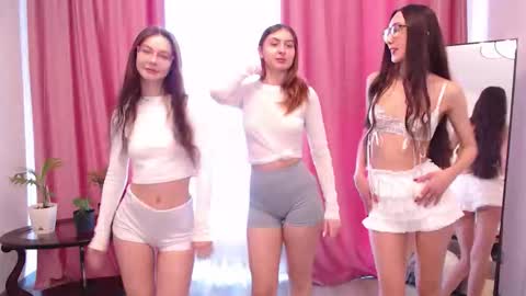 Snapshot of ariella_meow246 chatting on 10, 2, 2026 Ariella online show from 10, 2, 2026