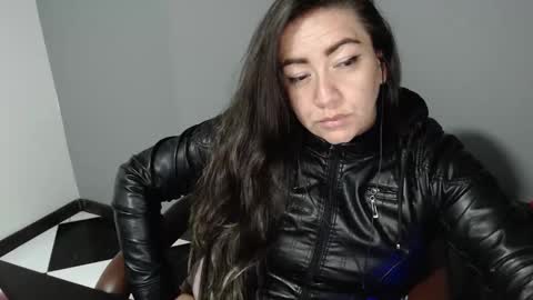 Snapshot of arielle_ninon chatting on 22, 12, 2024 Arielle online show from 22, 12, 2024