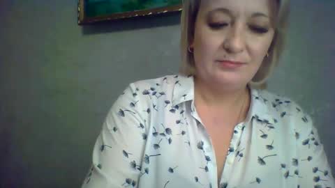 Snapshot of arielxloveresss chatting on 4, 11, 2025 ArielXLoveresss online show from 4, 11, 2025