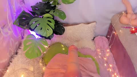 Snapshot of arii_vega chatting on 12, 4, 2026 ARII VEGA online show from 12, 4, 2026