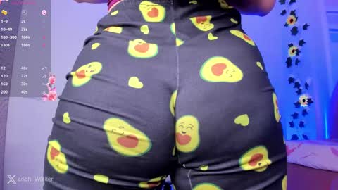 Snapshot of ariiah_walker_ chatting on 1, 10, 2025 Ariah online show from 1, 10, 2025
