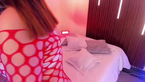  Arianna  online show from 11, 4, 2026