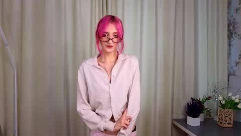 Snapshot of arlettebrougham chatting on 22, 10, 2025 Kate online show from 22, 10, 2025
