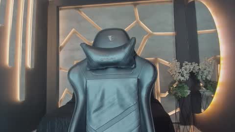 Snapshot of arohomlester chatting on 5, 11, 2025 Arohom Lester online show from 5, 11, 2025