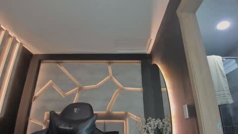 Snapshot of arohomlester chatting on 7, 11, 2025 Arohom Lester online show from 7, 11, 2025