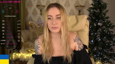 Snapshot of arolinanight chatting on 17, 12, 2024 AROLINA online show from 17, 12, 2024