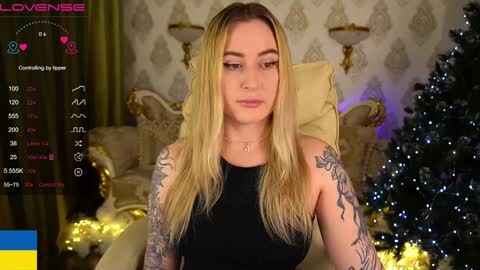 Snapshot of arolinanight chatting on 20, 12, 2024 AROLINA online show from 20, 12, 2024