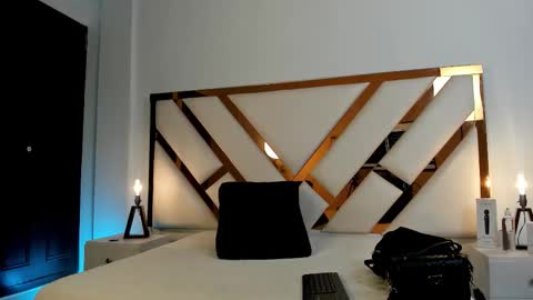 Aron cruz  online show from 4, 3, 2026