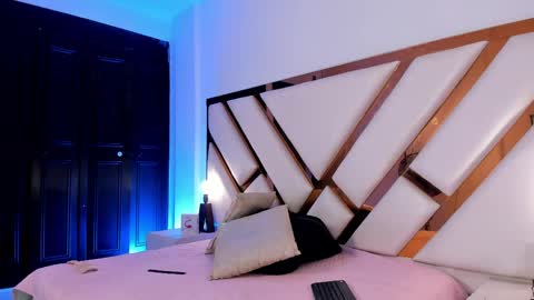 Aron cruz  online show from 8, 4, 2026