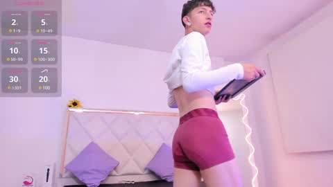 Snapshot of aron_tay chatting on 22, 12, 2024 your aron online show from 22, 12, 2024