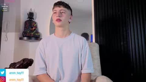 Snapshot of aron_tay chatting on 5, 11, 2025 your aron online show from 5, 11, 2025