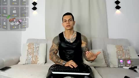 Snapshot of arondark chatting on 6, 11, 2025 DarkMaster online show from 6, 11, 2025