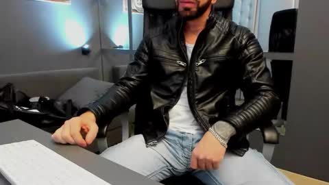 AronGrant online show from 7, 10, 2025