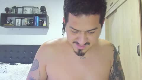 Snapshot of aronwilliams69 chatting on 28, 10, 2025 ARON  Independent model  online show from 28, 10, 2025