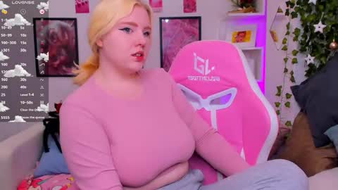 art_lovee_ online show from 22, 12, 2025