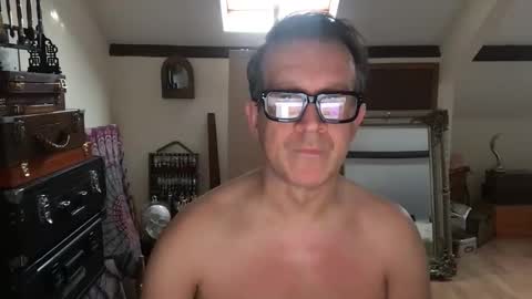 artisterotic online show from 20, 11, 2025