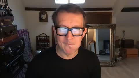 artisterotic online show from 15, 12, 2025