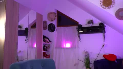 Amalia online show from 9, 9, 2025