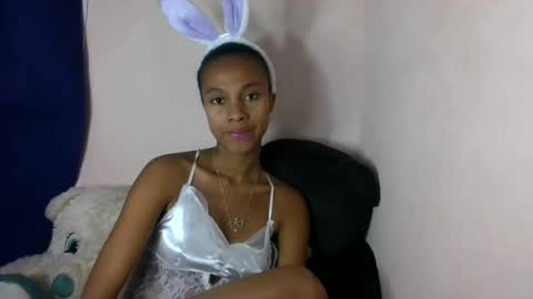 Snapshot of artsloveyou chatting on 17, 7, 2026 artsloveyou online show from 17, 7, 2026