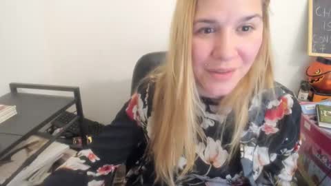 MIA online show from 10, 4, 2026