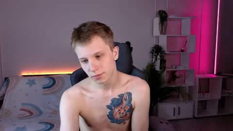 Snapshot of artycropp chatting on 12, 10, 2025 Archie online show from 12, 10, 2025