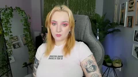 Snapshot of asheluck chatting on 11, 5, 2026 AshleyAshe online show from 11, 5, 2026