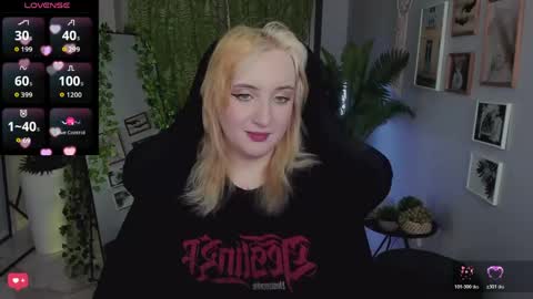 Snapshot of asheluck chatting on 24, 5, 2026 AshleyAshe online show from 24, 5, 2026