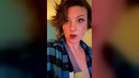 Snapshot of ashelynngrey1986 chatting on 9, 5, 2026 Ashelynn Grey online show from 9, 5, 2026