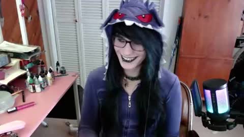Ashley Scarlett online show from 5, 8, 2026