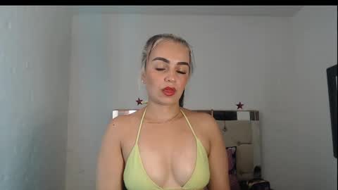 Snapshot of ashley__tylor chatting on 15, 1, 2025 ashley__tylor online show from 15, 1, 2025