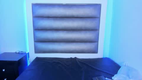 ashley_js online show from 11, 3, 2026