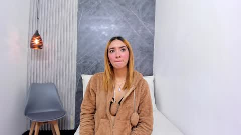 ashley_miller26 online show from 26, 1, 2025