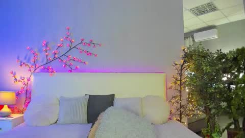 AshleyJonse online show from 8, 4, 2026