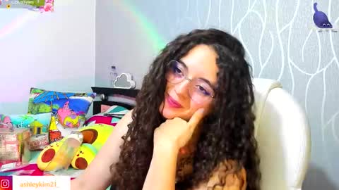 .. Ashley .. online show from 18, 9, 2025