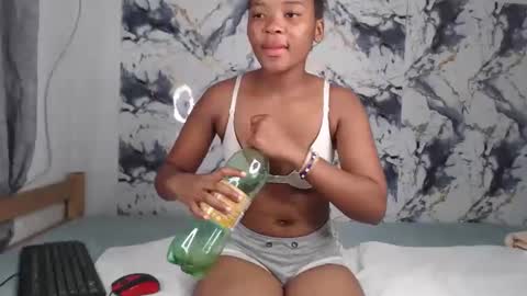 ashleyt255 online show from 26, 4, 2026