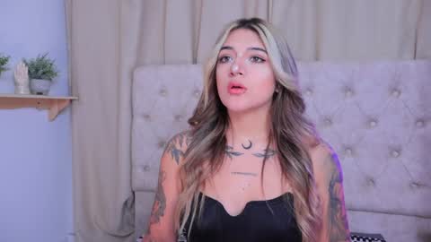 Snapshot of ashleyvalirya chatting on 16, 12, 2024 Ashley Lauren online show from 16, 12, 2024