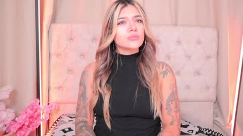 Snapshot of ashleyvalirya chatting on 6, 1, 2025 Ashley Lauren online show from 6, 1, 2025