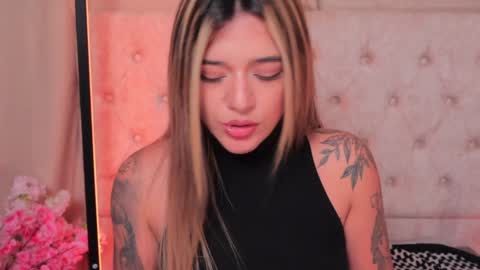 Snapshot of ashleyvalirya chatting on 31, 1, 2025 Ashley Lauren online show from 31, 1, 2025