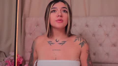 Snapshot of ashleyvalirya chatting on 13, 2, 2025 Ashley Lauren online show from 13, 2, 2025