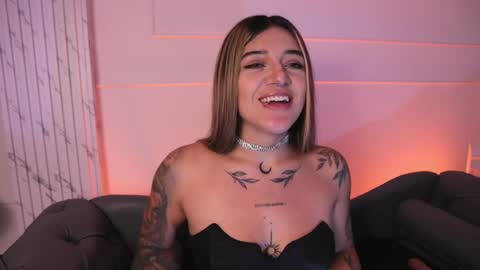 Snapshot of ashleyvalirya chatting on 15, 2, 2025 Ashley Lauren online show from 15, 2, 2025