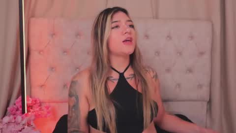 Snapshot of ashleyvalirya chatting on 26, 2, 2025 Ashley Lauren online show from 26, 2, 2025