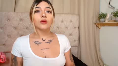 Snapshot of ashleyvalirya chatting on 7, 3, 2025 Ashley Lauren online show from 7, 3, 2025