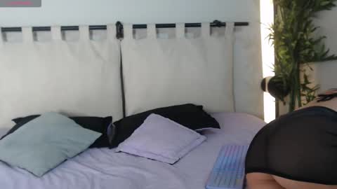 Snapshot of ashly_jones_ chatting on 3, 12, 2025 ashly_jones_ online show from 3, 12, 2025