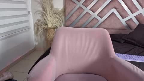 Snapshot of ashly_jones_ chatting on 3, 2, 2026 ashly_jones_ online show from 3, 2, 2026