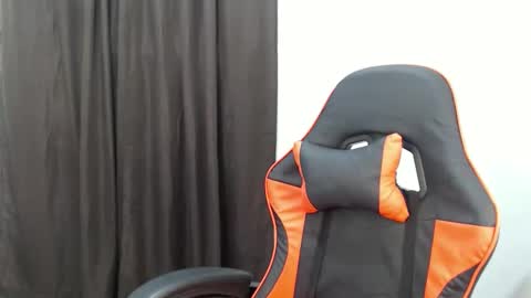 Snapshot of asian_kristellex chatting on 26, 10, 2025 KRISTELLE online show from 26, 10, 2025