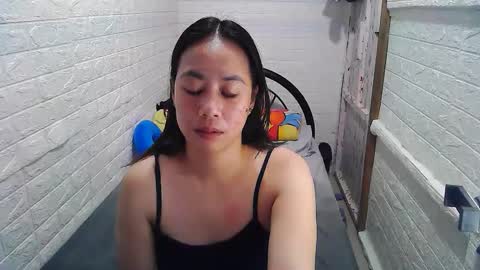 Snapshot of asian_sexydimples chatting on 1, 2, 2025 Trixie online show from 1, 2, 2025