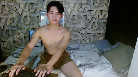 Snapshot of asian_wayne chatting on 2, 12, 2024 wayne online show from 2, 12, 2024