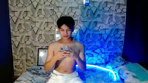 Snapshot of asian_wayne chatting on 6, 12, 2024 wayne online show from 6, 12, 2024