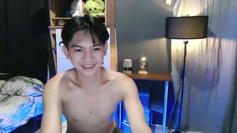 Snapshot of asian_wayne chatting on 12, 2, 2025 wayne online show from 12, 2, 2025